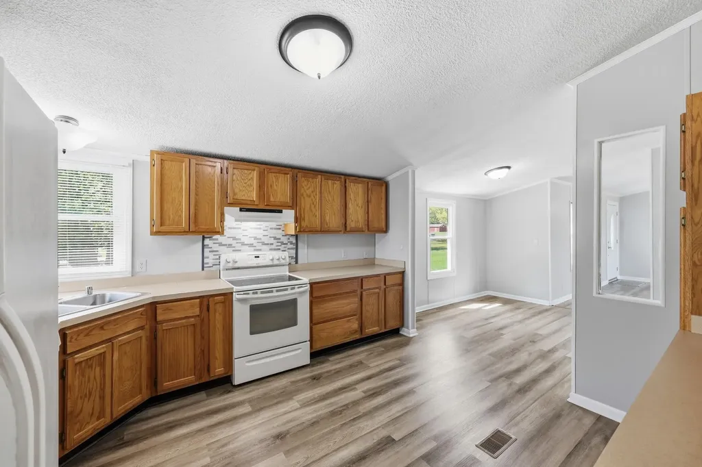 129 Griggs Road Waco KY 40385