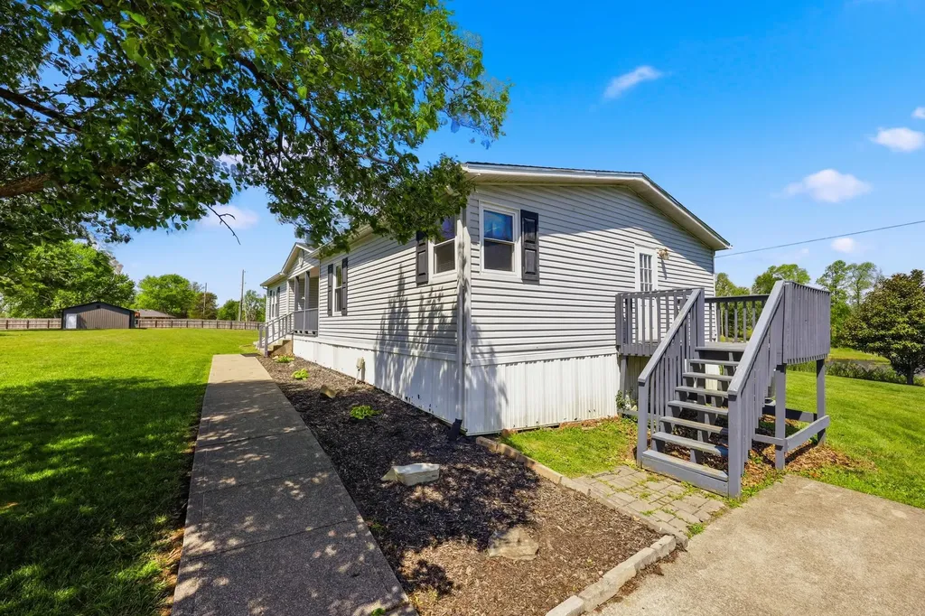 129 Griggs Road Waco KY 40385