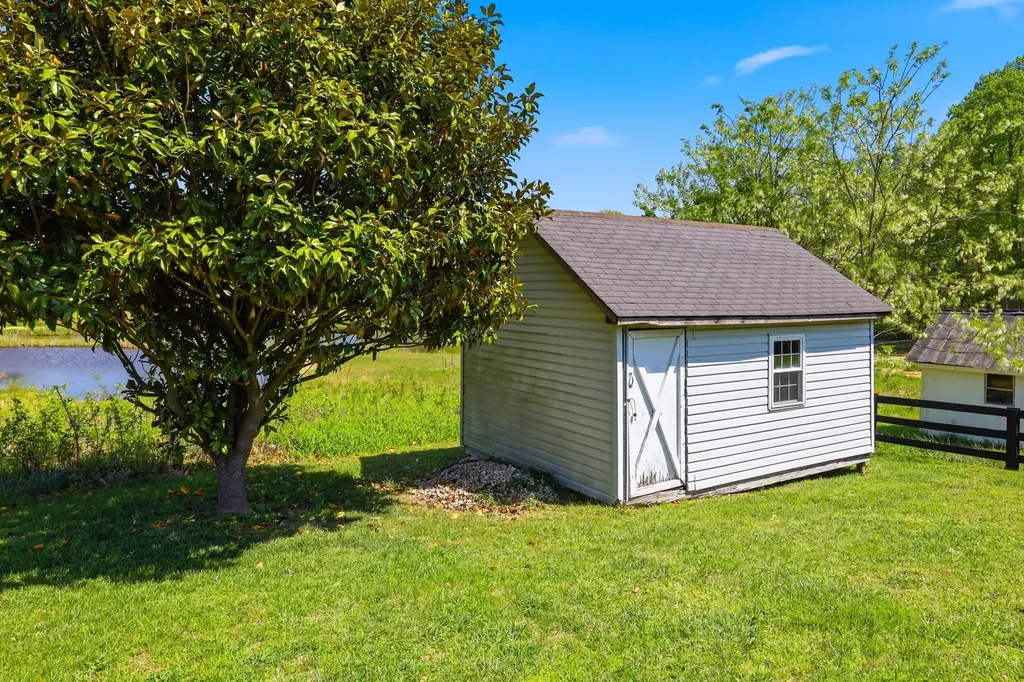 129 Griggs Road Waco KY 40385