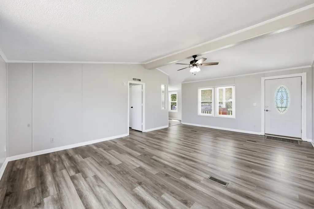 129 Griggs Road Waco KY 40385