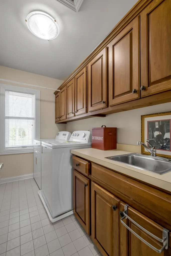 4891 Faulkirk Lane Lexington KY 40515