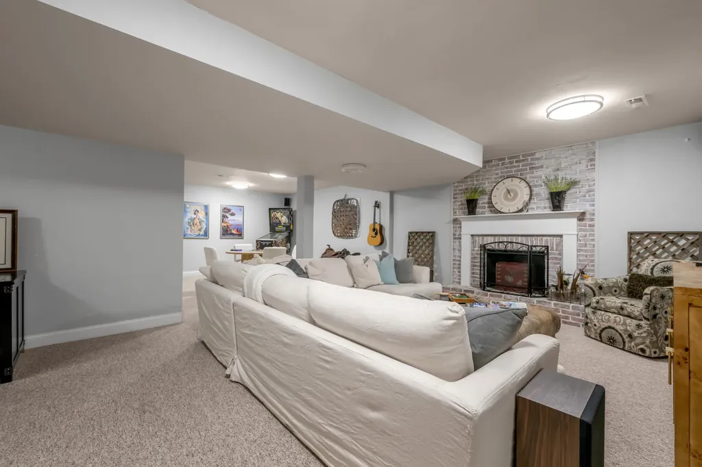 4891 Faulkirk Lane Lexington KY 40515