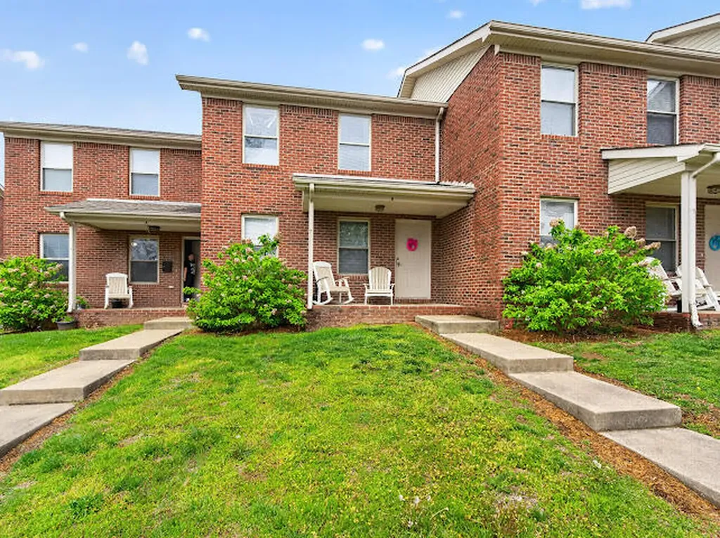 502 Tecumseh Trail Versailles KY 40383
