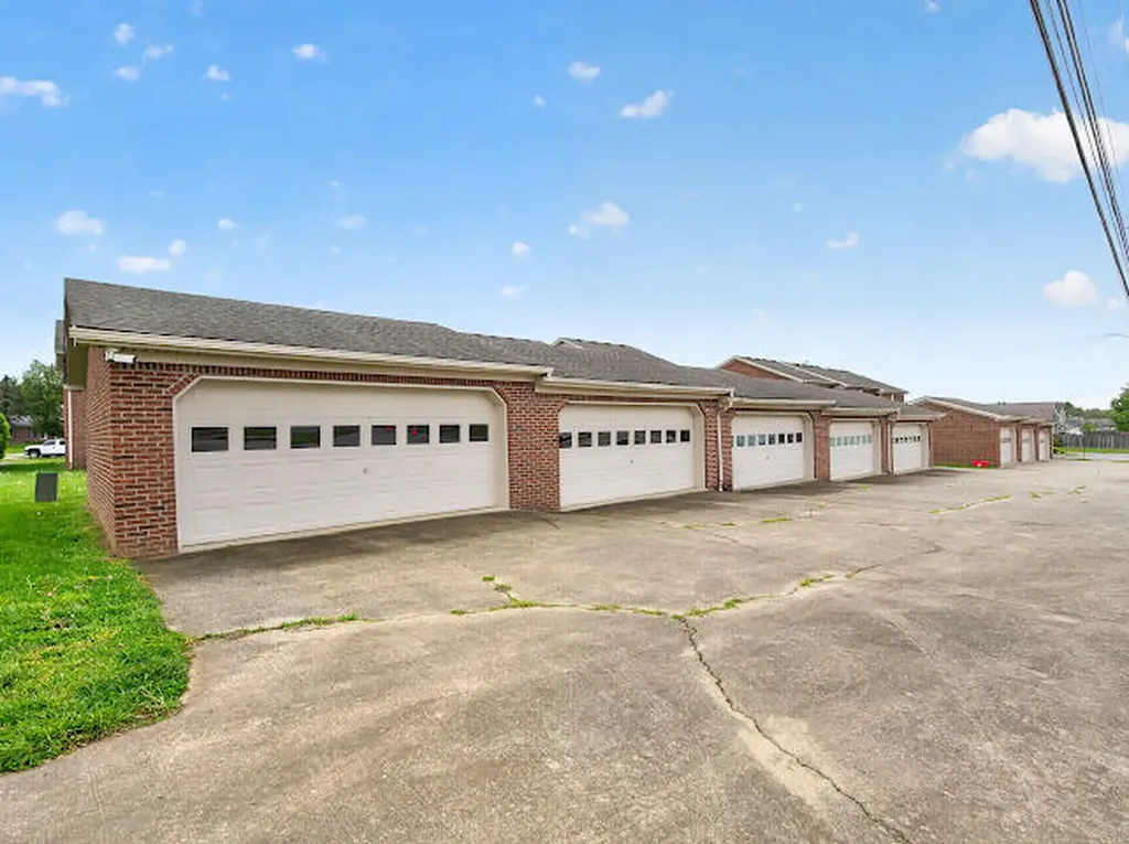 502 Tecumseh Trail Versailles KY 40383