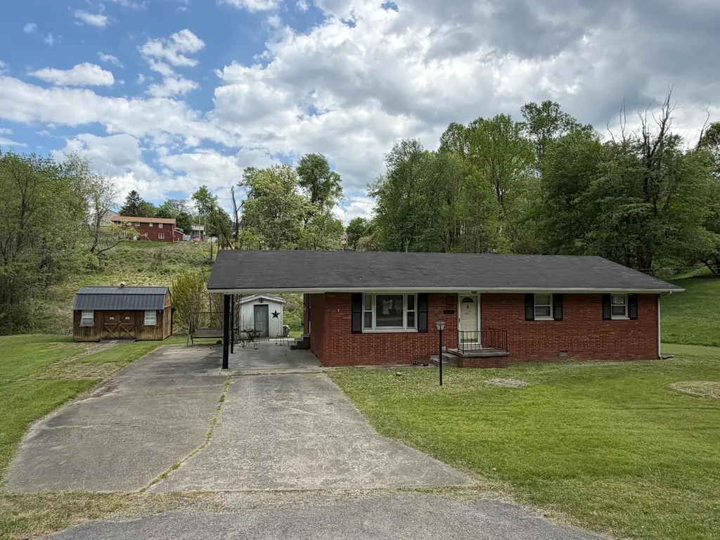 112 N Earls Avenue Corbin KY 40701