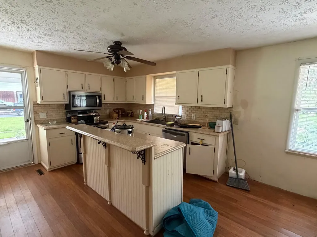 112 N Earls Avenue Corbin KY 40701