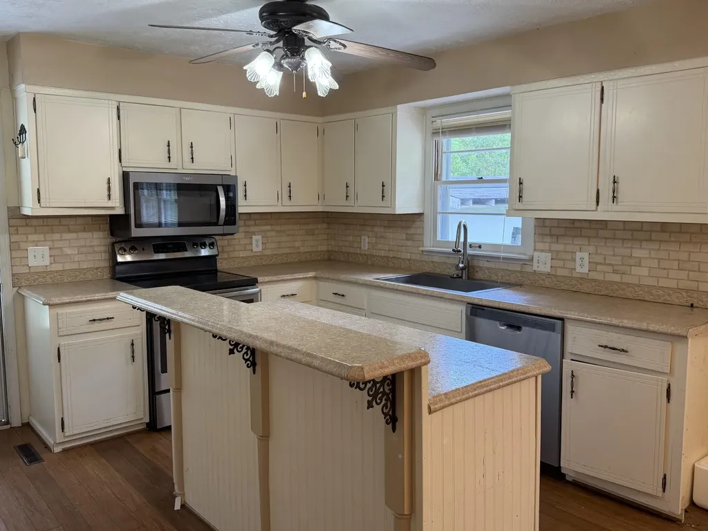 112 N Earls Avenue Corbin KY 40701