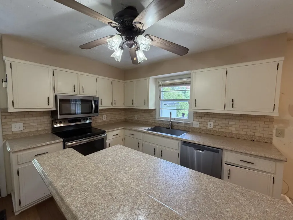 112 N Earls Avenue Corbin KY 40701