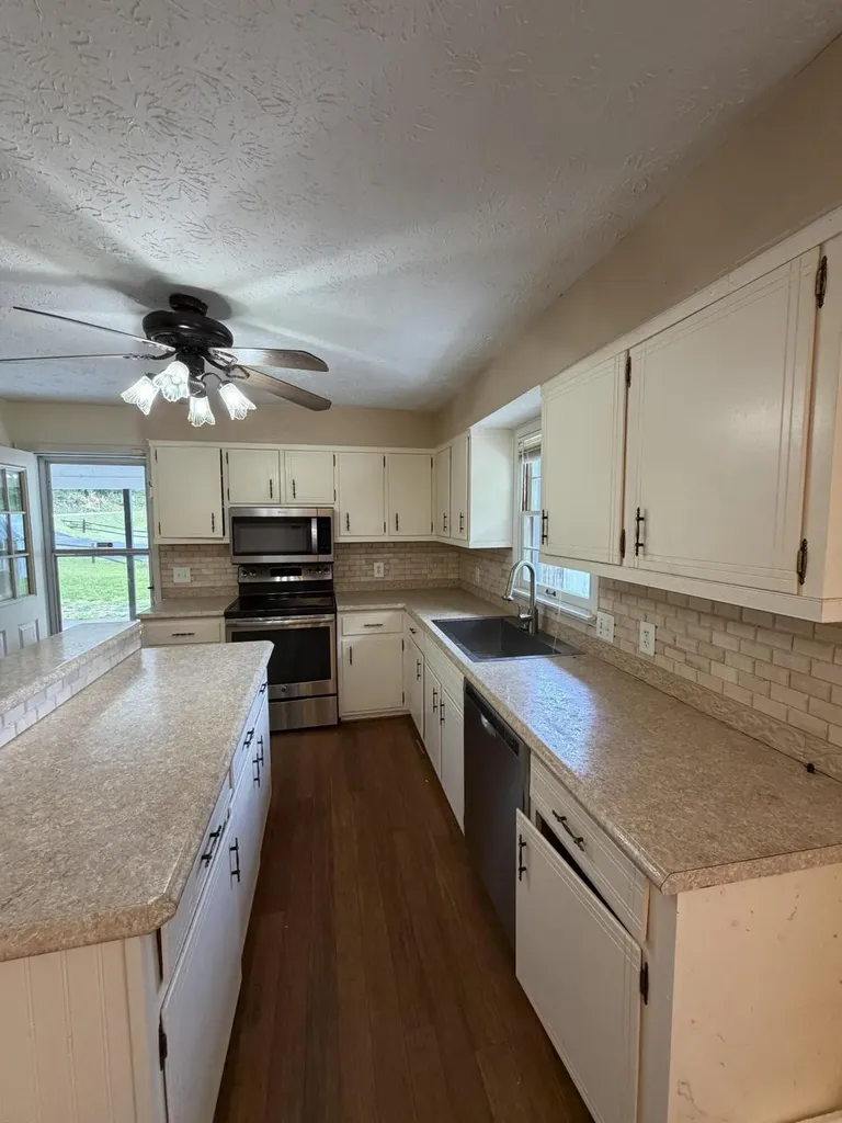 112 N Earls Avenue Corbin KY 40701