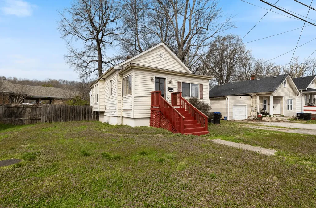 5124 Emery Avenue Louisville KY 40214