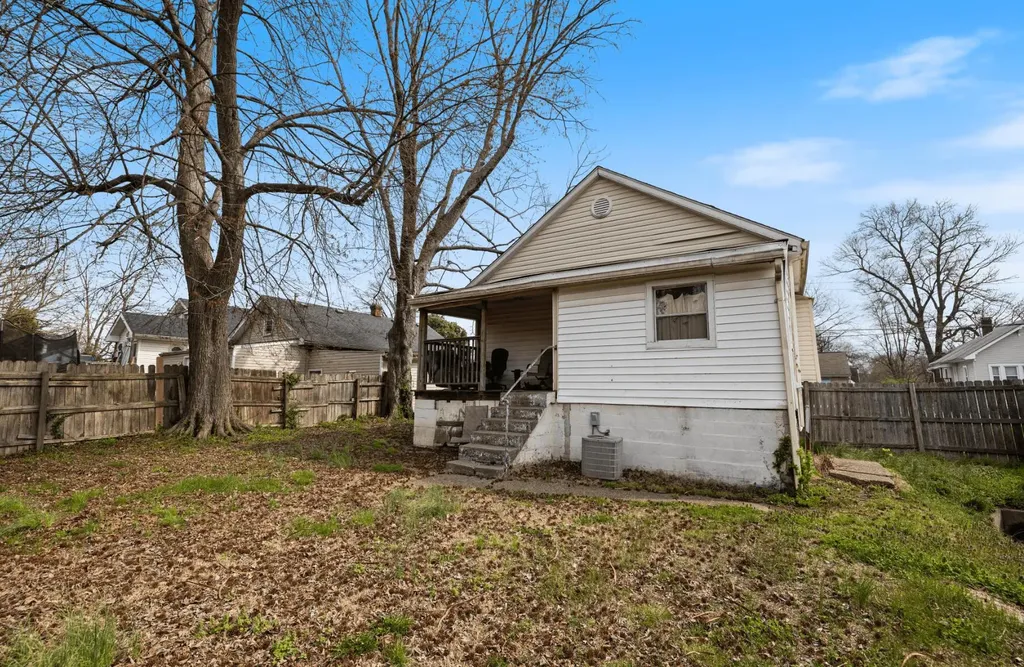 5124 Emery Avenue Louisville KY 40214