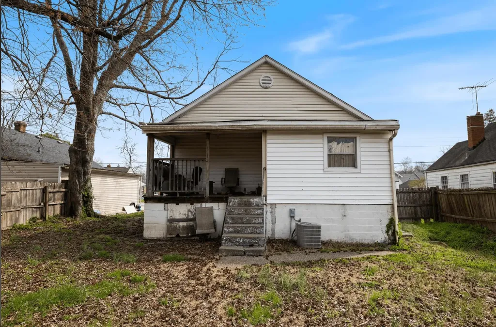 5124 Emery Avenue Louisville KY 40214