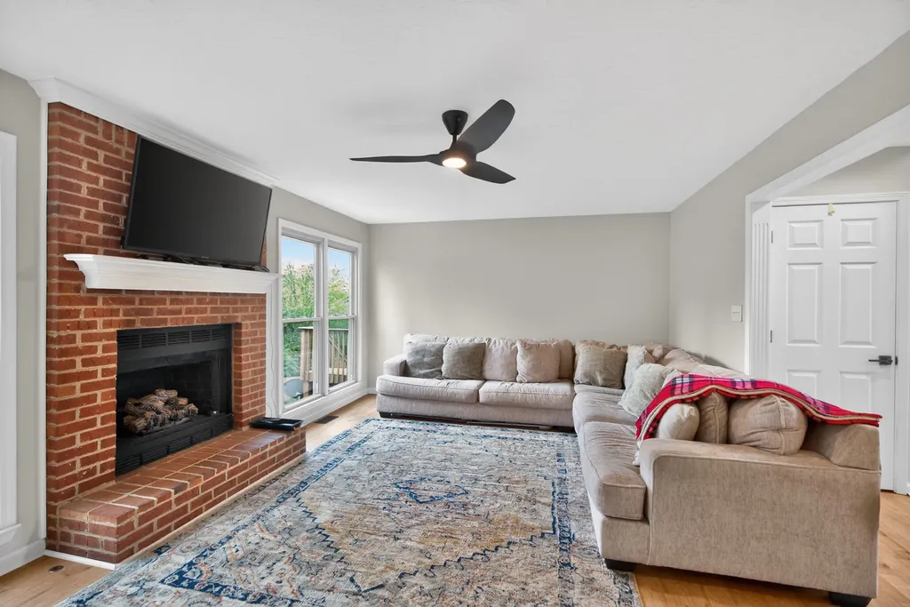 636 Millpond Road Lexington KY 40514