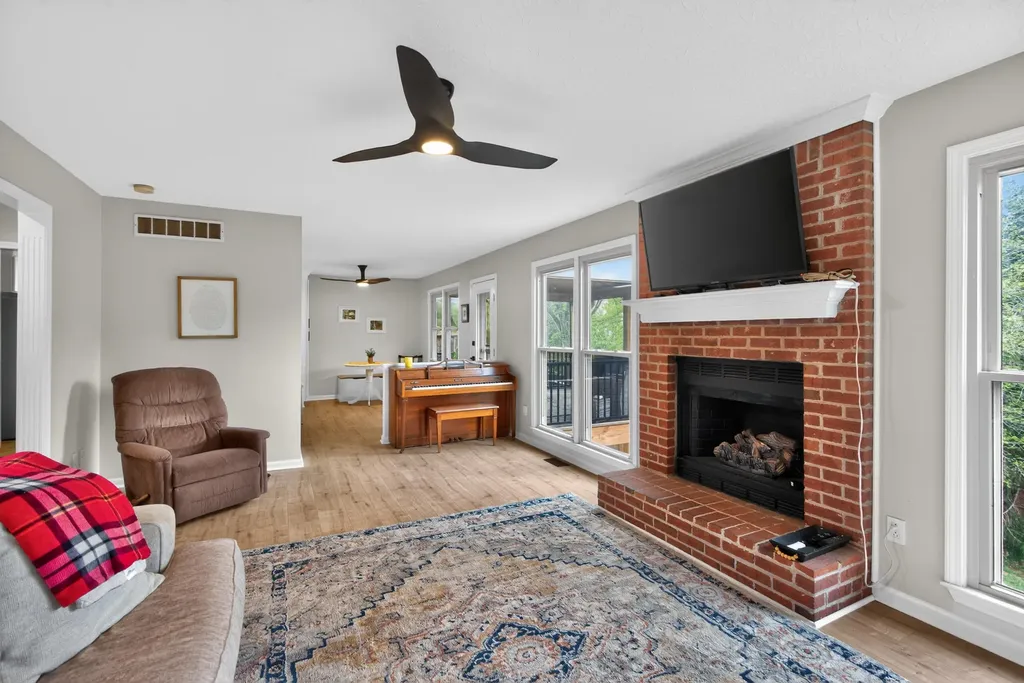 636 Millpond Road Lexington KY 40514