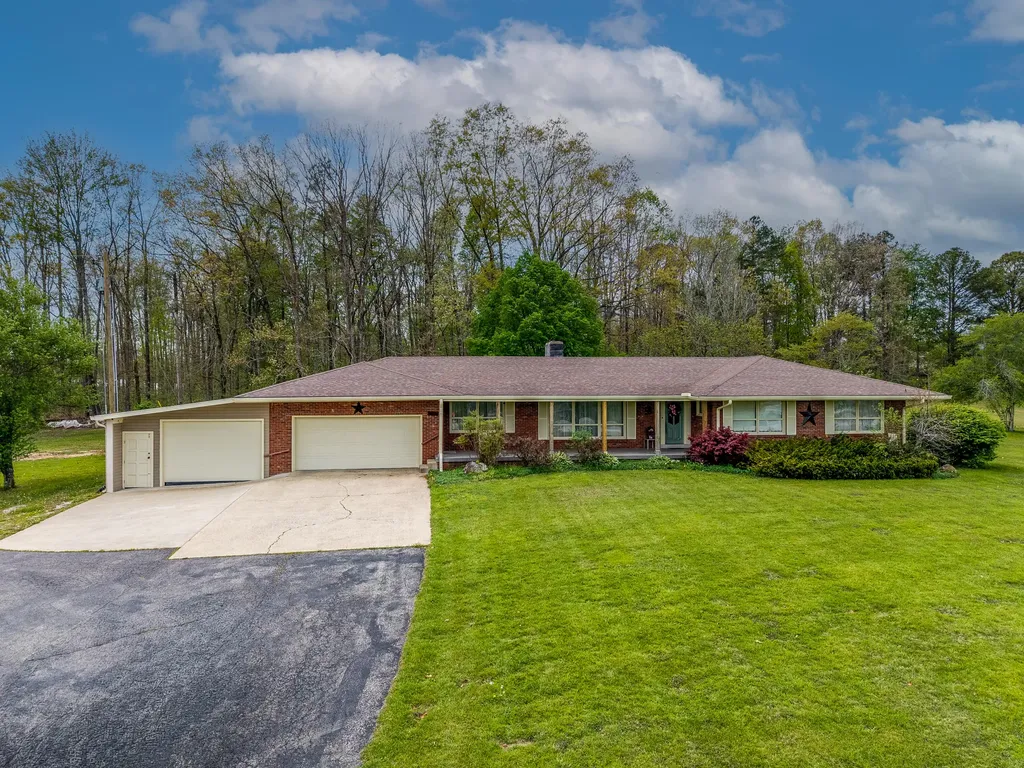 1805 Ky-801 North Morehead KY 40351