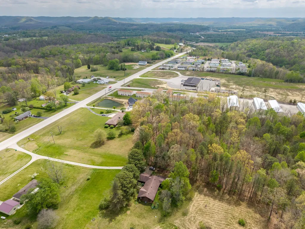1805 Ky-801 North Morehead KY 40351