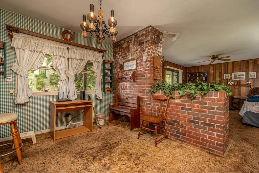 1805 Ky-801 North Morehead KY 40351