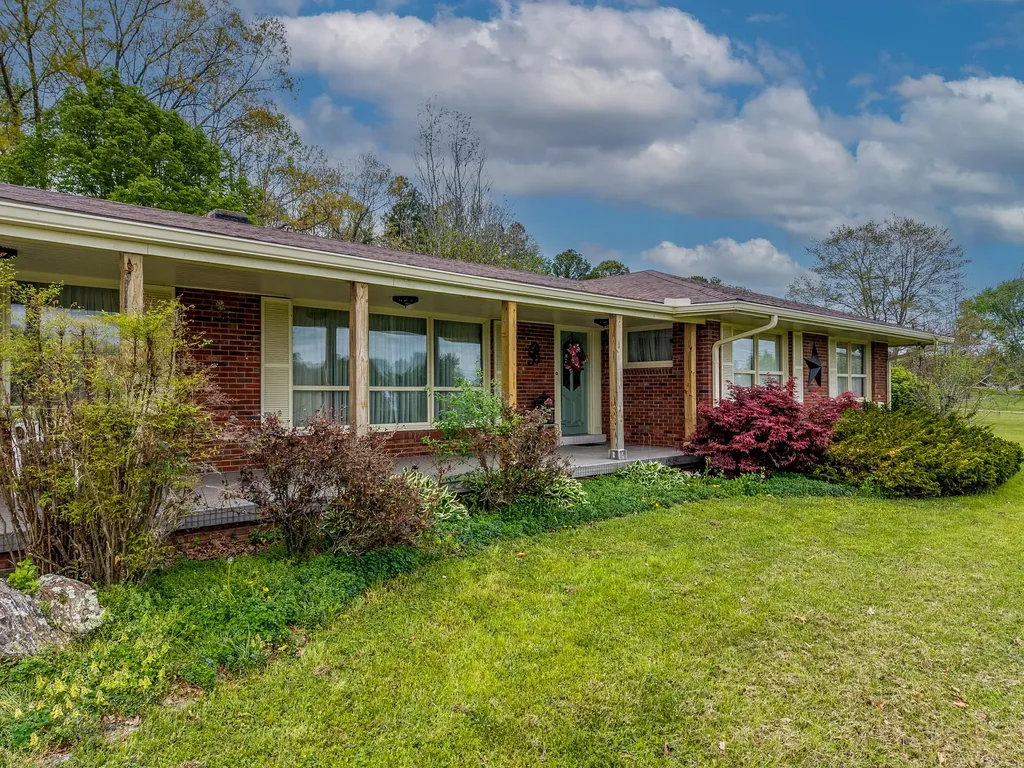 1805 Ky-801 North Morehead KY 40351