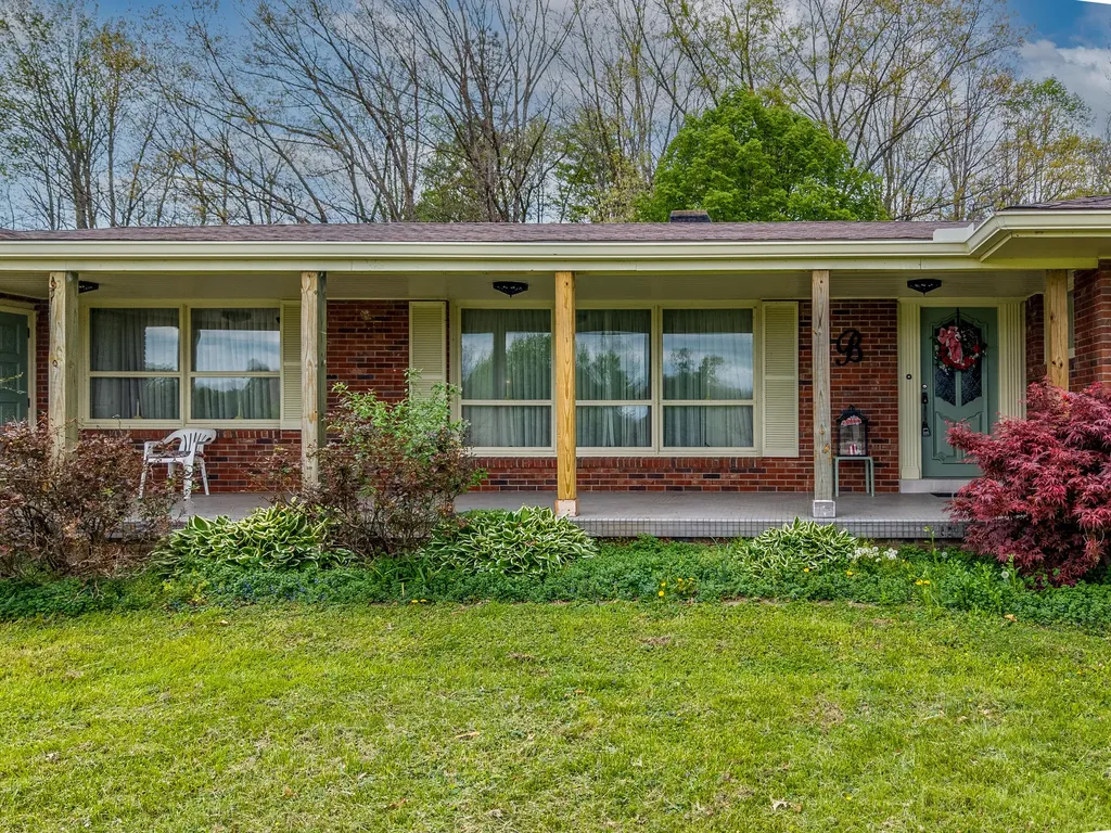 1805 Ky-801 North Morehead KY 40351