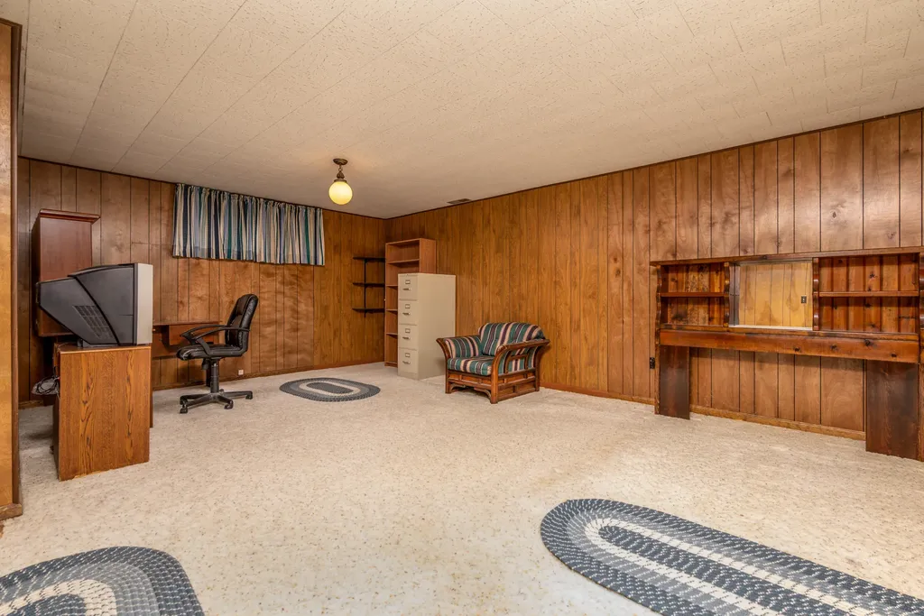 1805 Ky-801 North Morehead KY 40351