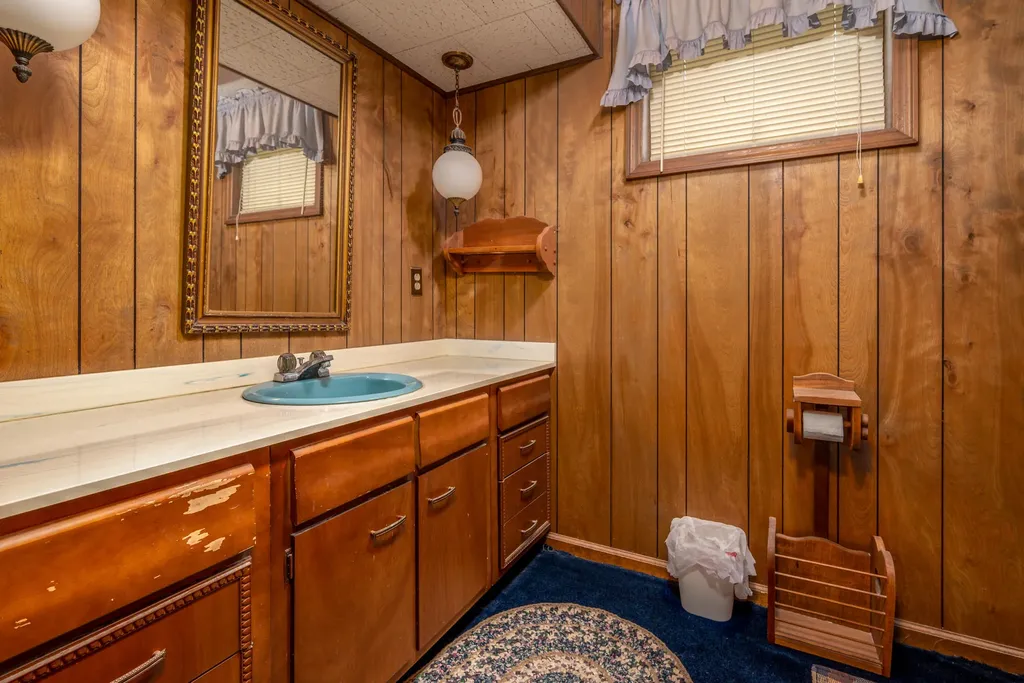 1805 Ky-801 North Morehead KY 40351
