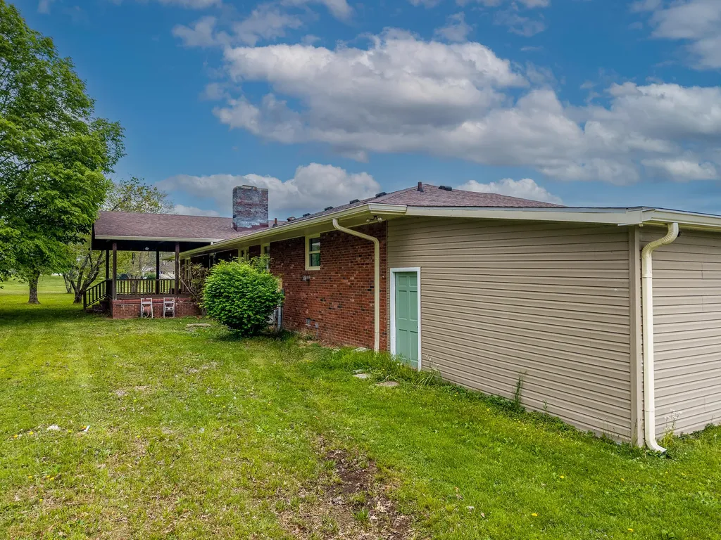 1805 Ky-801 North Morehead KY 40351