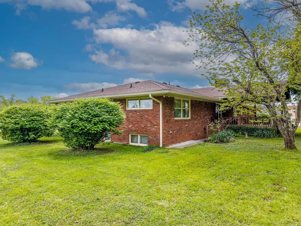 1805 Ky-801 North Morehead KY 40351