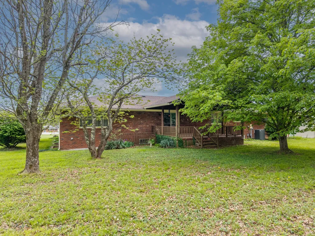 1805 Ky-801 North Morehead KY 40351
