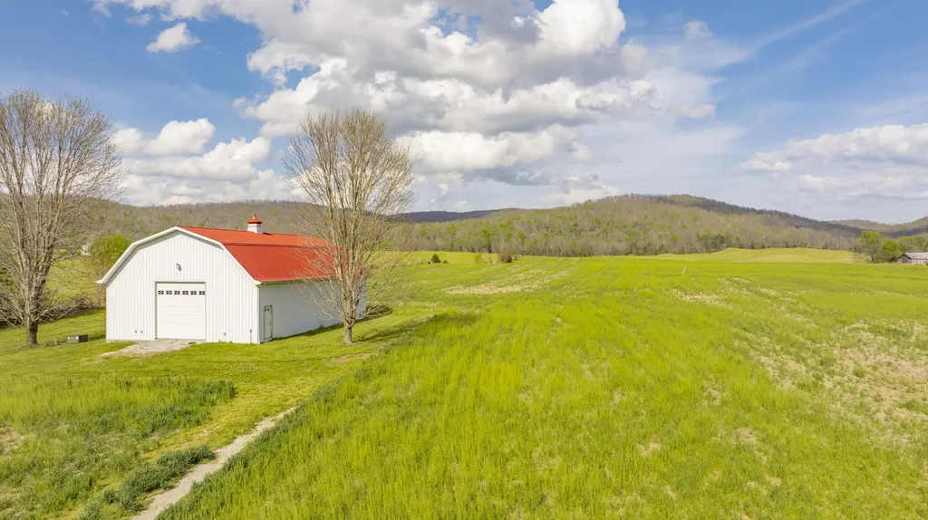 1555 E Kentucky 92 Monticello KY 42633