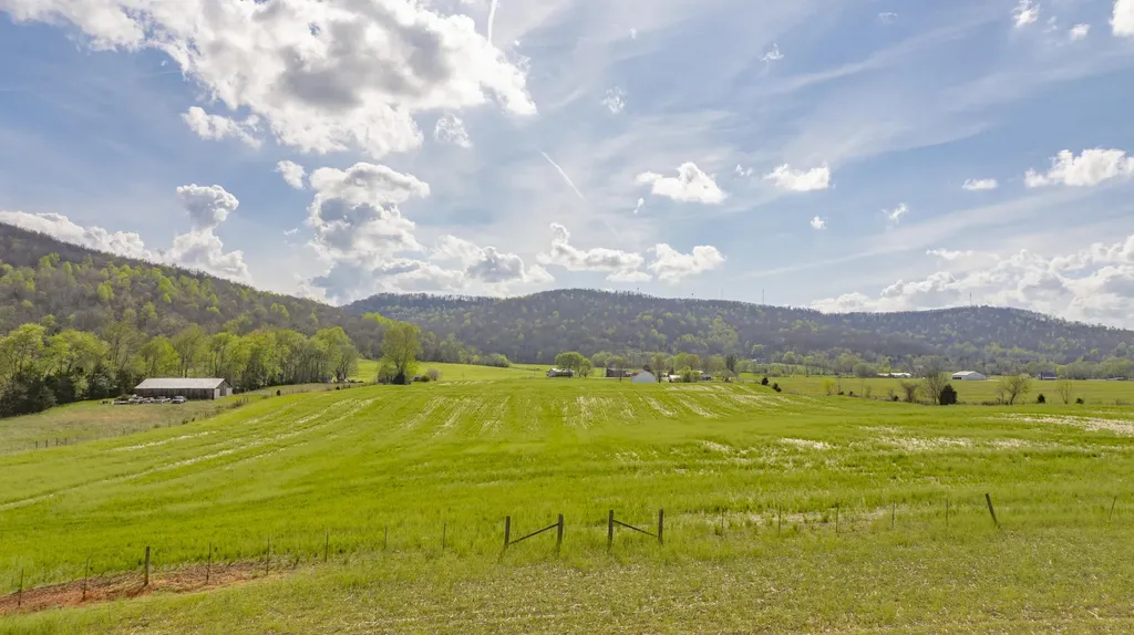1555 E Kentucky 92 Monticello KY 42633