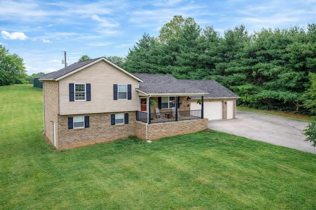 907 Carl Stevens Road Cynthiana KY 41031