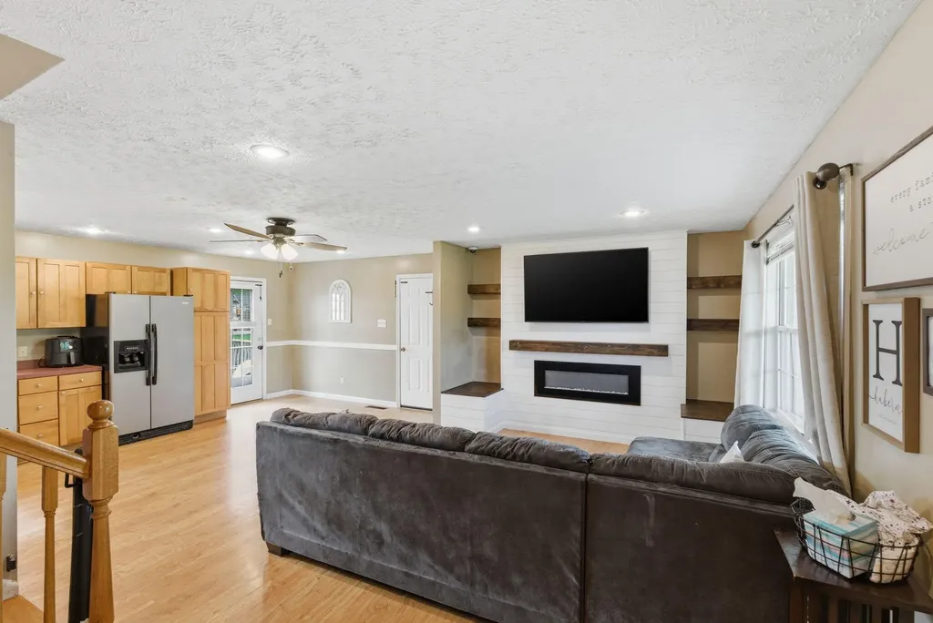 907 Carl Stevens Road Cynthiana KY 41031