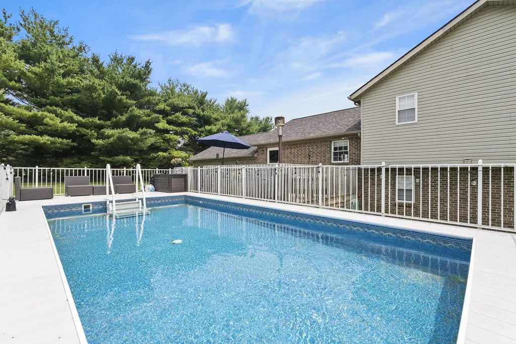 907 Carl Stevens Road Cynthiana KY 41031