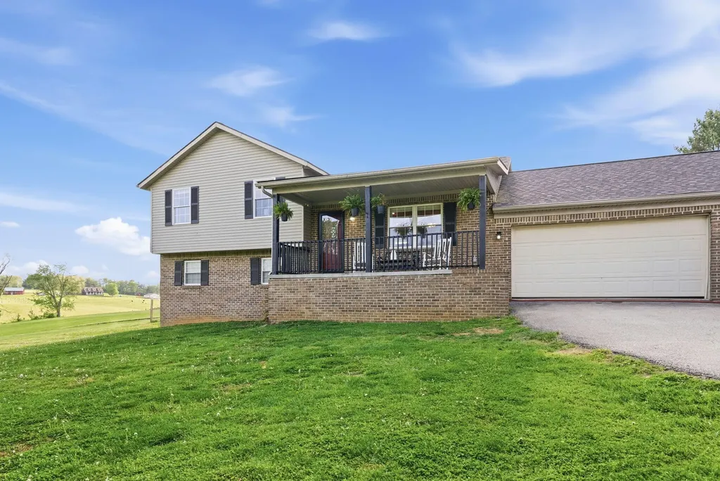 907 Carl Stevens Road Cynthiana KY 41031