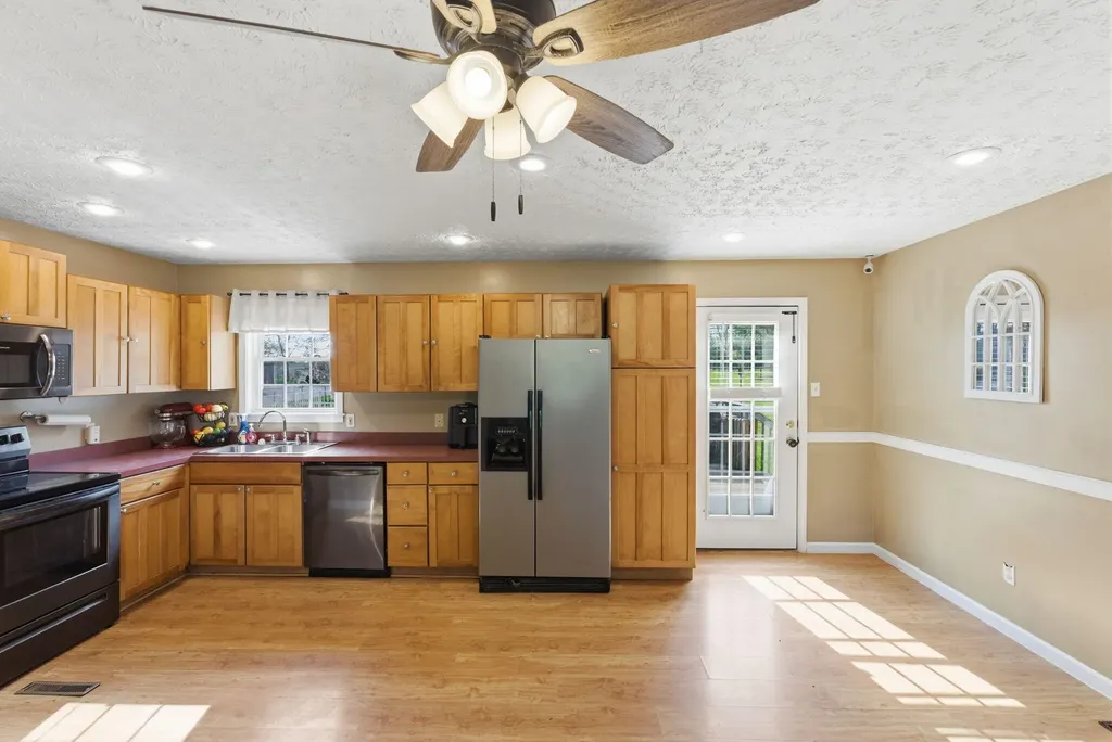 907 Carl Stevens Road Cynthiana KY 41031