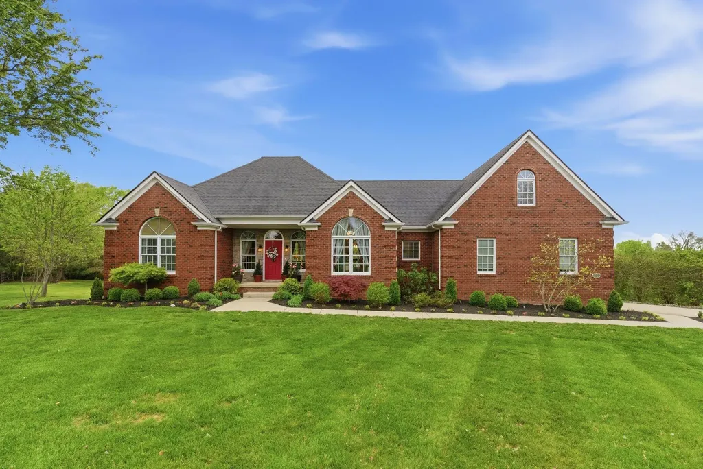 915 Country Oaks Drive Richmond KY 40475