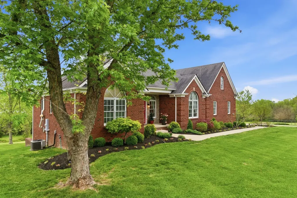 915 Country Oaks Drive Richmond KY 40475
