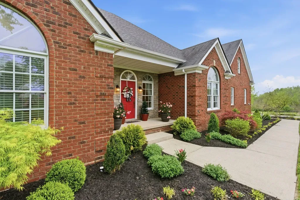 915 Country Oaks Drive Richmond KY 40475