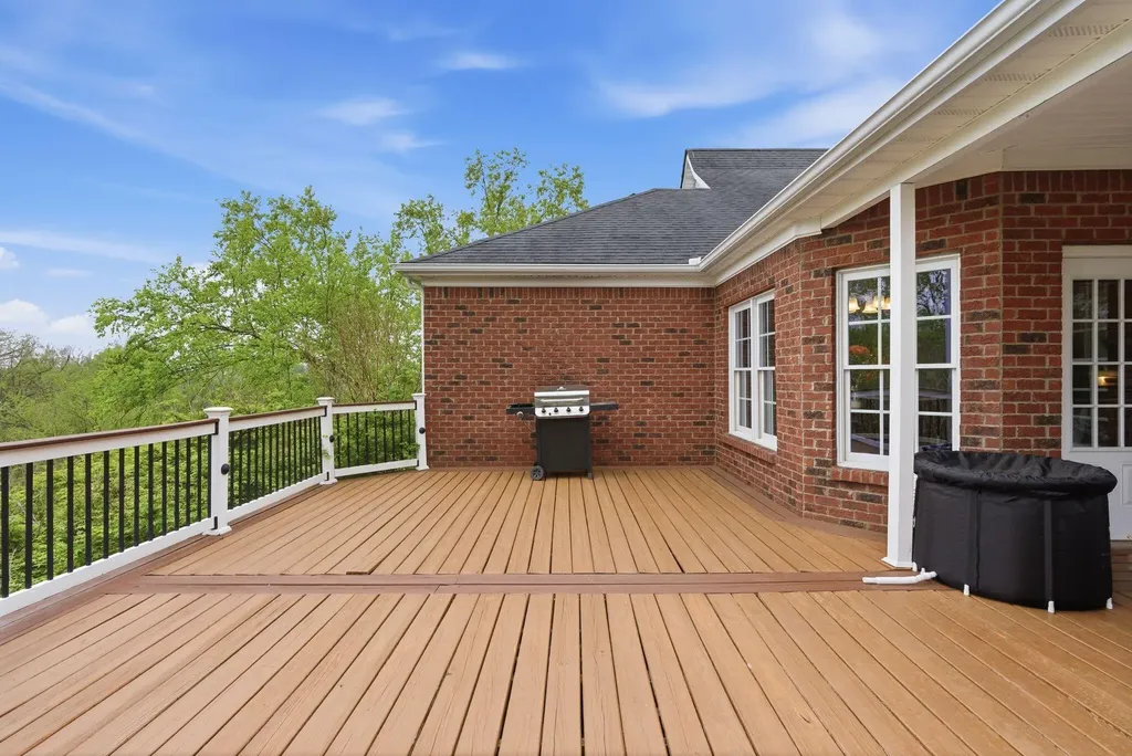 915 Country Oaks Drive Richmond KY 40475