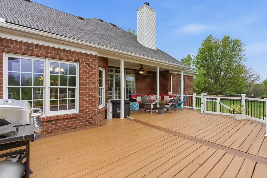 915 Country Oaks Drive Richmond KY 40475