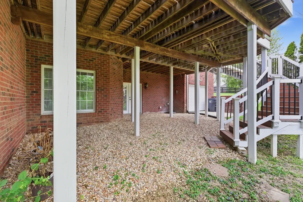 915 Country Oaks Drive Richmond KY 40475