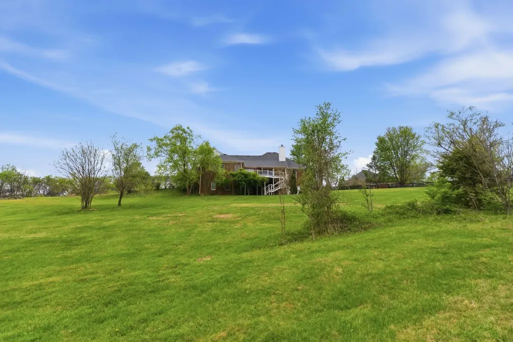 915 Country Oaks Drive Richmond KY 40475