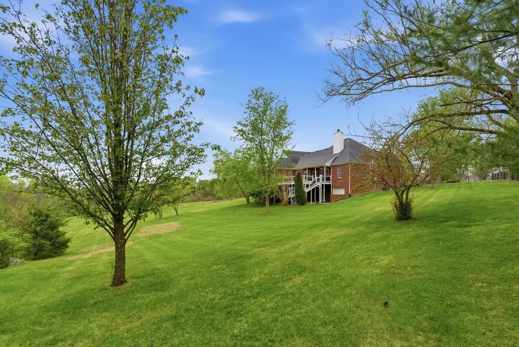 915 Country Oaks Drive Richmond KY 40475