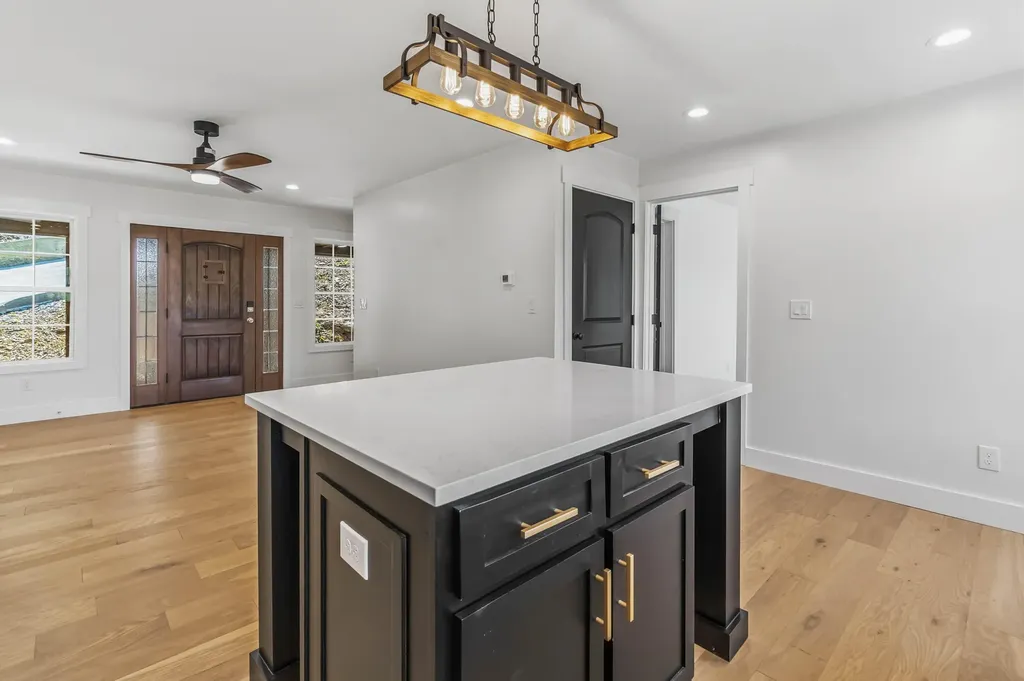 1265 Cliffs Edge Road East Bernstadt KY 40729