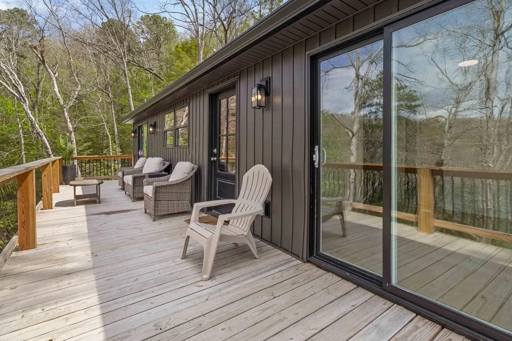1265 Cliffs Edge Road East Bernstadt KY 40729