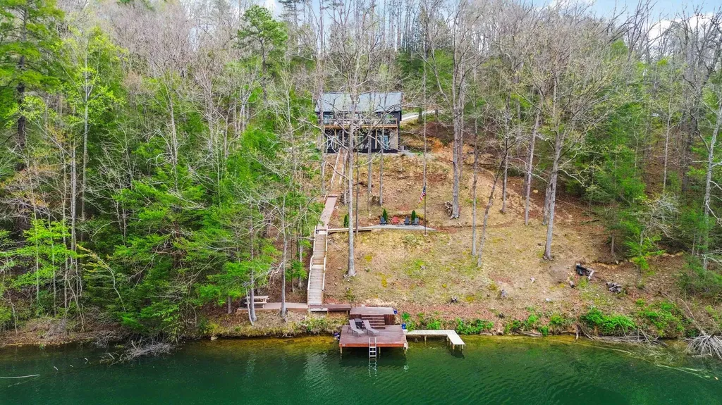 1265 Cliffs Edge Road East Bernstadt KY 40729