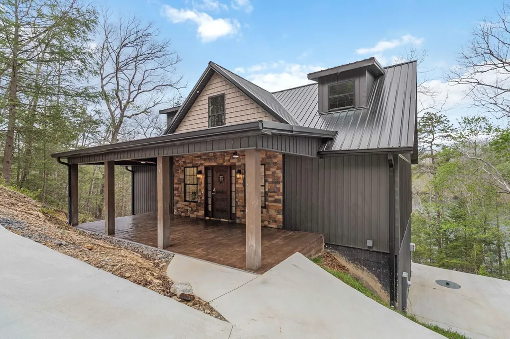 1265 Cliffs Edge Road East Bernstadt KY 40729
