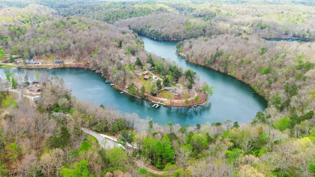 1265 Cliffs Edge Road East Bernstadt KY 40729