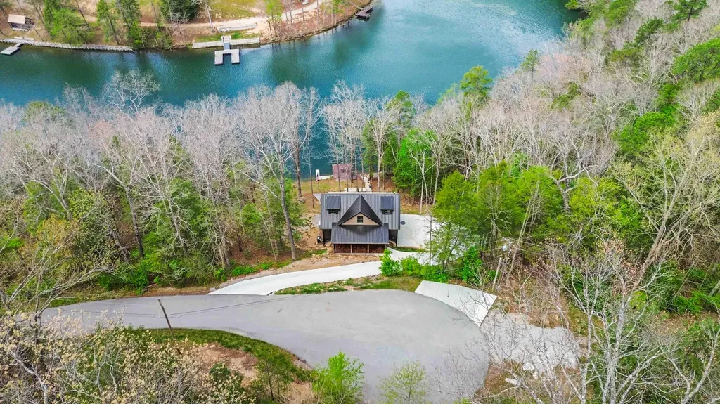 1265 Cliffs Edge Road East Bernstadt KY 40729