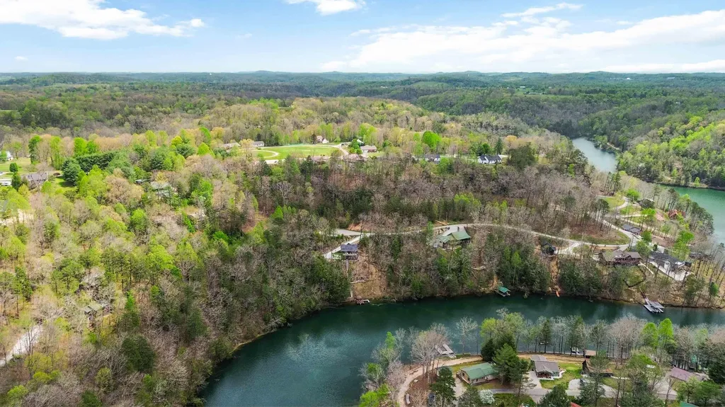 1265 Cliffs Edge Road East Bernstadt KY 40729